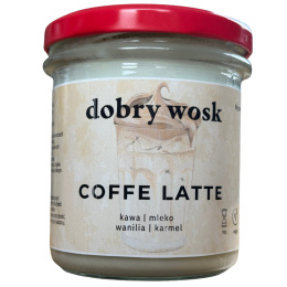 Naturalna świeca sojowa Dobry Wosk o zapachu Coffee Latte, w stylowym słoiku z czerwonym wieczkiem.