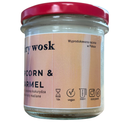 Świeca Dobry Wosk Popcorn & Carmel – widok słoika z minimalistyczną etykietą i czerwonym wieczkiem. Świeca Dobry Wosk Popcorn & Carmel – widok słoika z minimalistyczną etykietą i czerwonym wieczkiem.